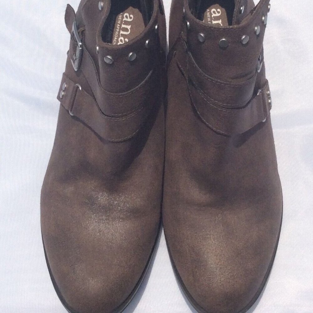 A.N.A Size 9M Alford Taupe Studded Stacked Heel Motorcycle Ankle Boots Pre-Owned